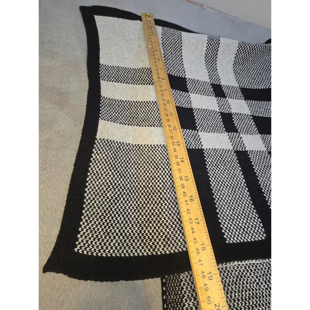 Ike Behar Knit Cape Ruana Black Cream Geometric Open Front Poncho Wrap One Size